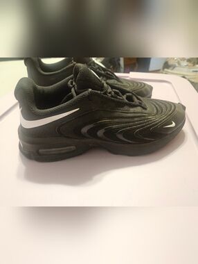 Nike Air Max IF2621-001 Triple Black Sneakers Youth 7.5 (Women’s 9) Chunky